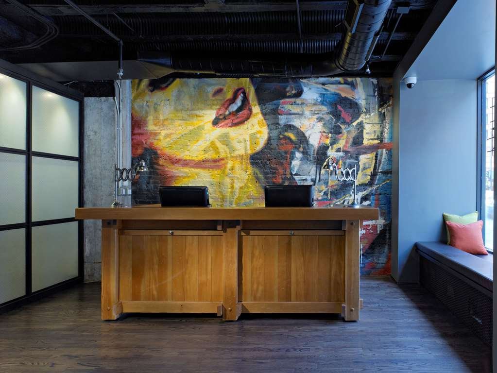 86021_000_Lobby