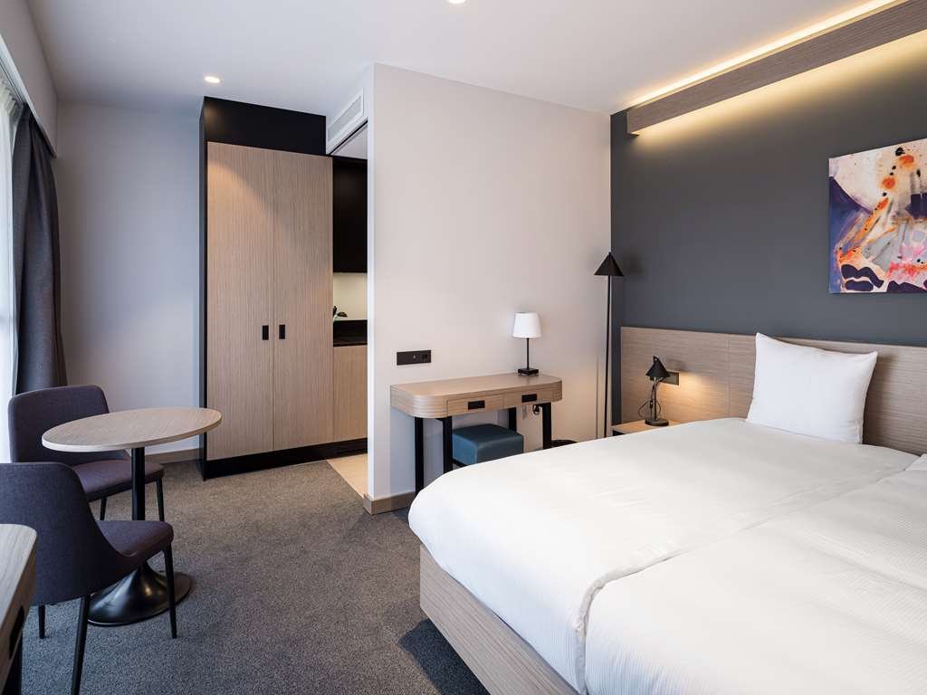 92746_028_Guestroom